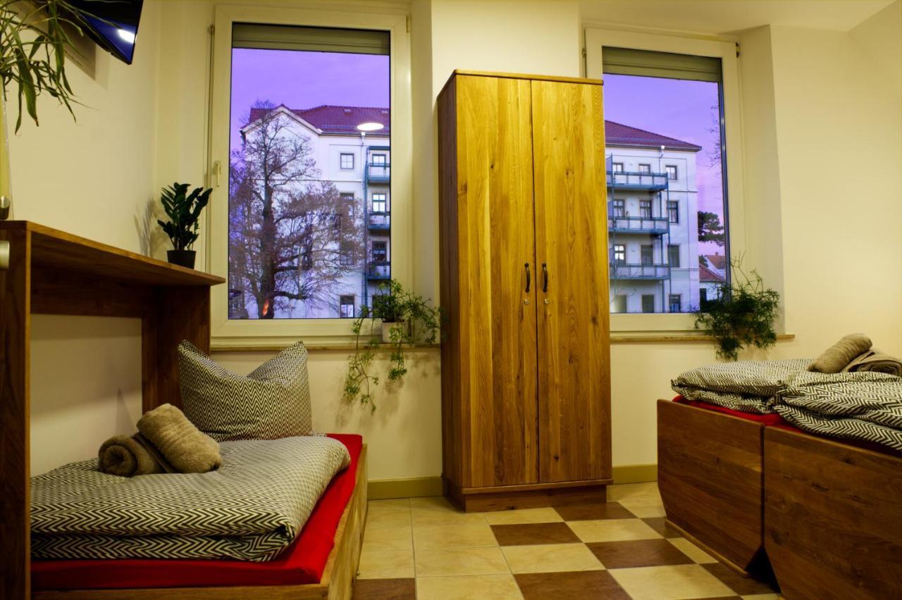 Kl17 Ostel Doebeln Hostel Exterior photo
